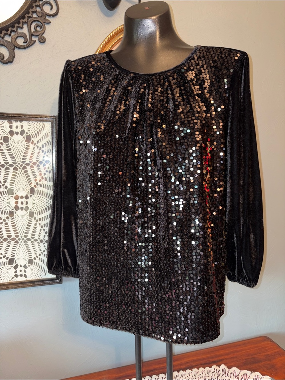 Vera Wang Black Sequin Velvet Long-Sleeve Blouse